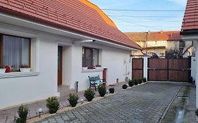 Rr House Apartments