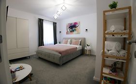 Rr House Apartments